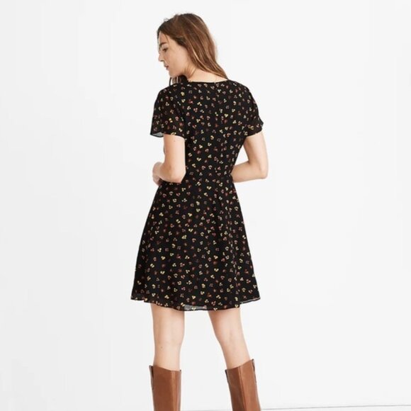 Madewell Petite Silk Button-Front Swing Dress in Feline Floral - Picture 3 of 5